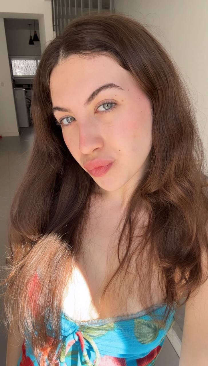 Nude girl Amber in Birkirkara