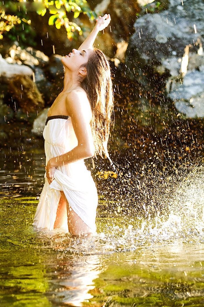 Marie Avgeropoulos in Birkirkara