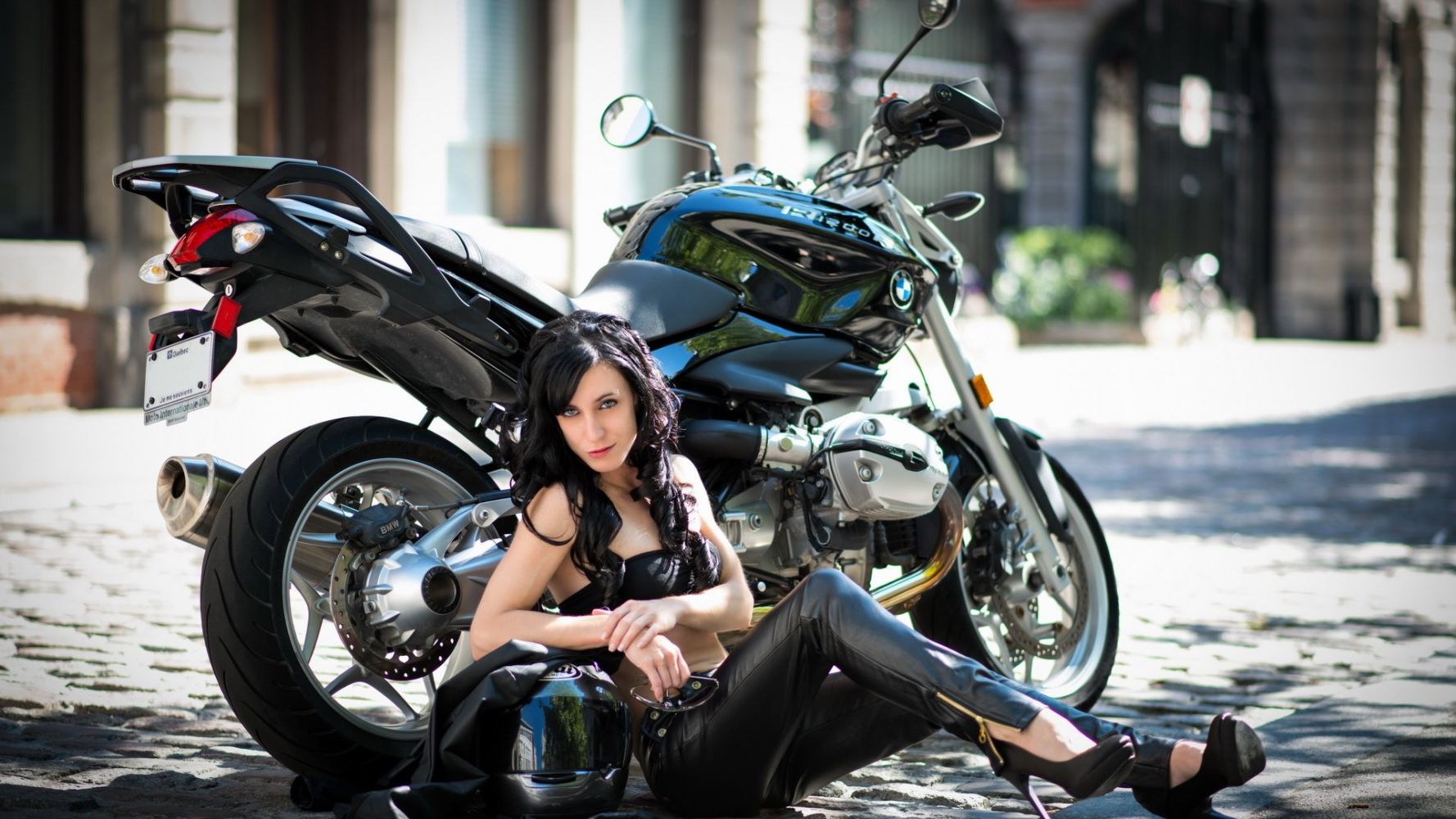 European women on bikes in Birkirkara