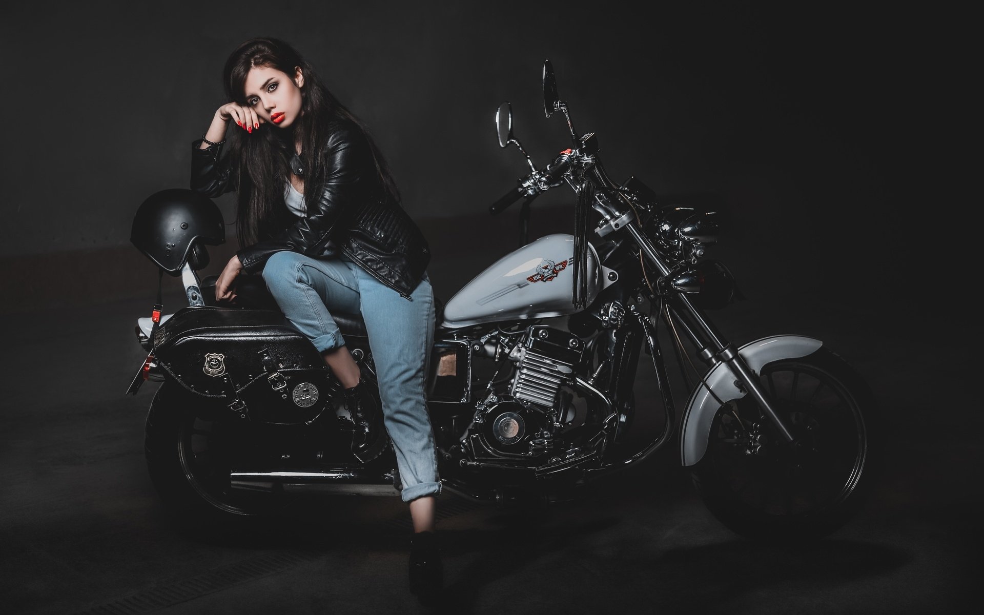 Biker girls: style and drive in Birkirkara